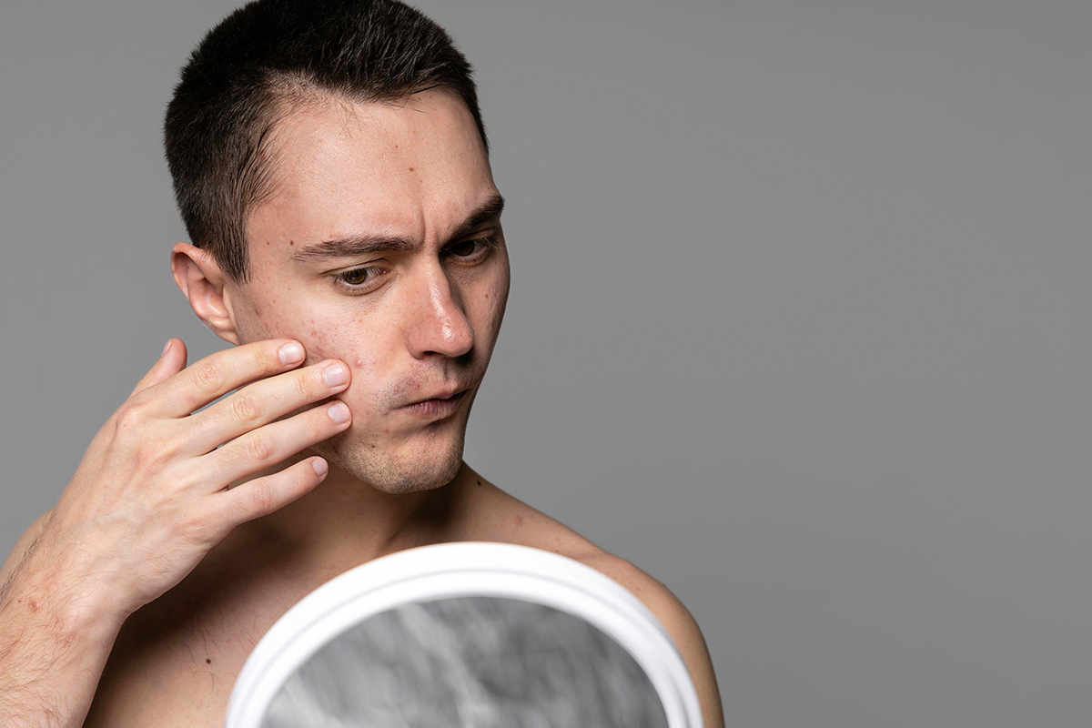 Cuidado Dermatológico en Adultos: Mantén tu Piel Saludable con un Especialista ¿Por que es Fundamental Visitar a un Dermatologo que se Especialice en Adultos 1 - Cuidado Dermatológico en Adultos: Mantén tu Piel Saludable con un Especialista